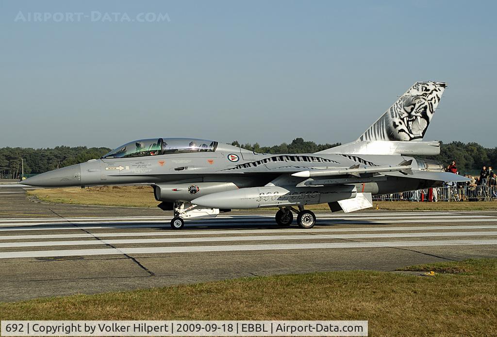 692, 1980 General Dynamics F-16BM Fighting Falcon C/N 6L-11, Tiger Meet