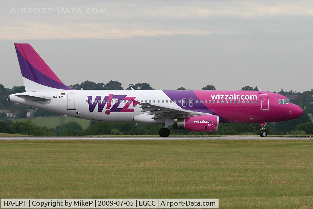HA-LPT, 2009 Airbus A320-232 C/N 3807, Wizz Hour at Luton with a stream of departures.