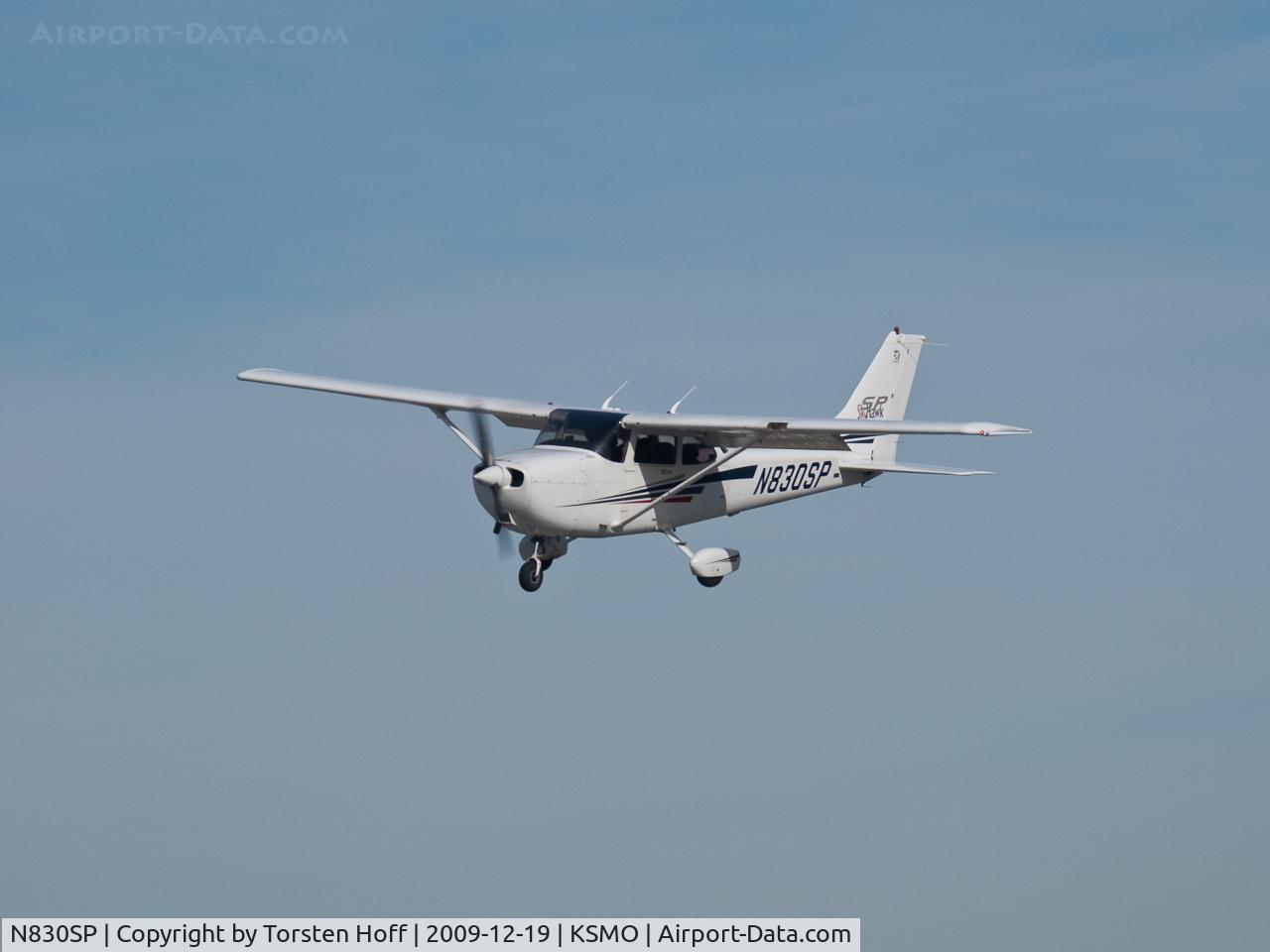 N830SP, 2001 Cessna 172S C/N 172S8745, N830SP arriving on RWY 21
