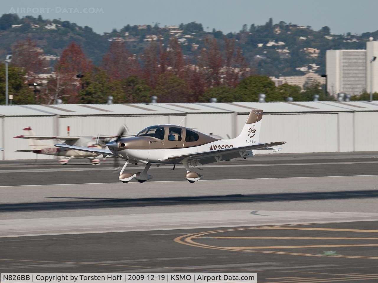 N826BB, 2008 Cirrus SR22 G3 GTSX Turbo C/N 2906, N826BB arriving on RWY 21