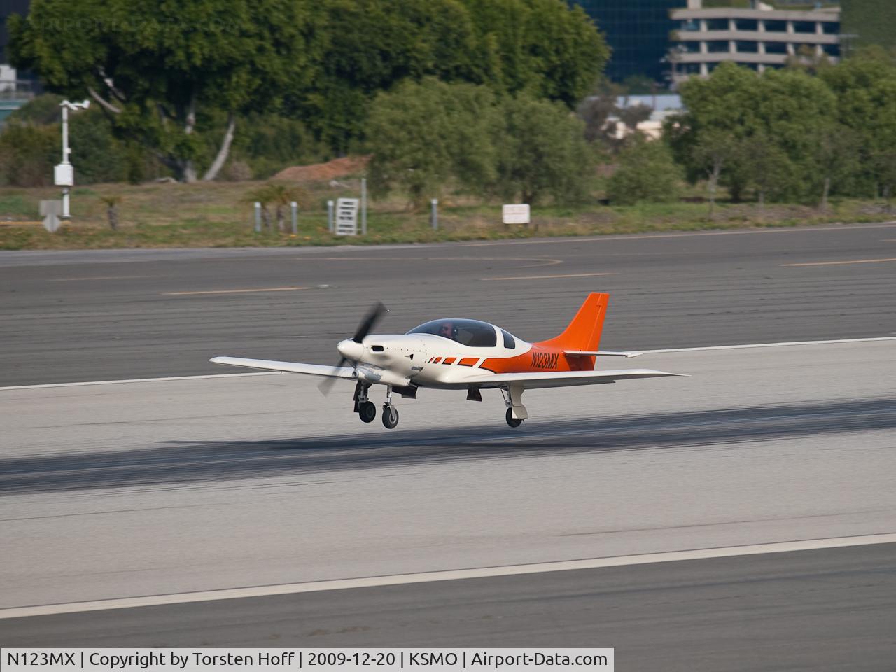 N123MX, 1988 Lancair 235 C/N 131, N123MX arriving on RWY 21