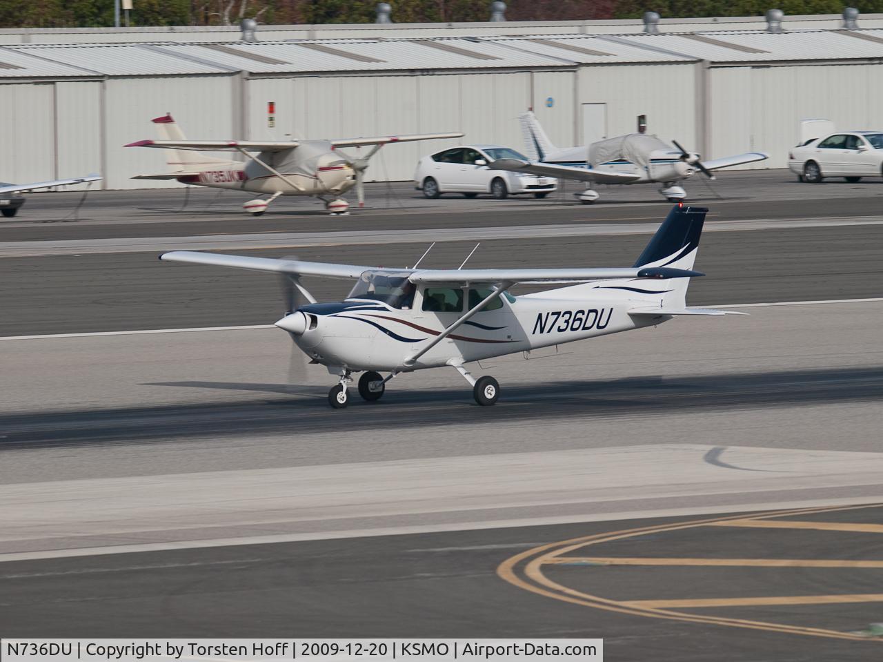 N736DU, 1977 Cessna R172K Hawk XP C/N R1722452, N736DU departing from RWY 21