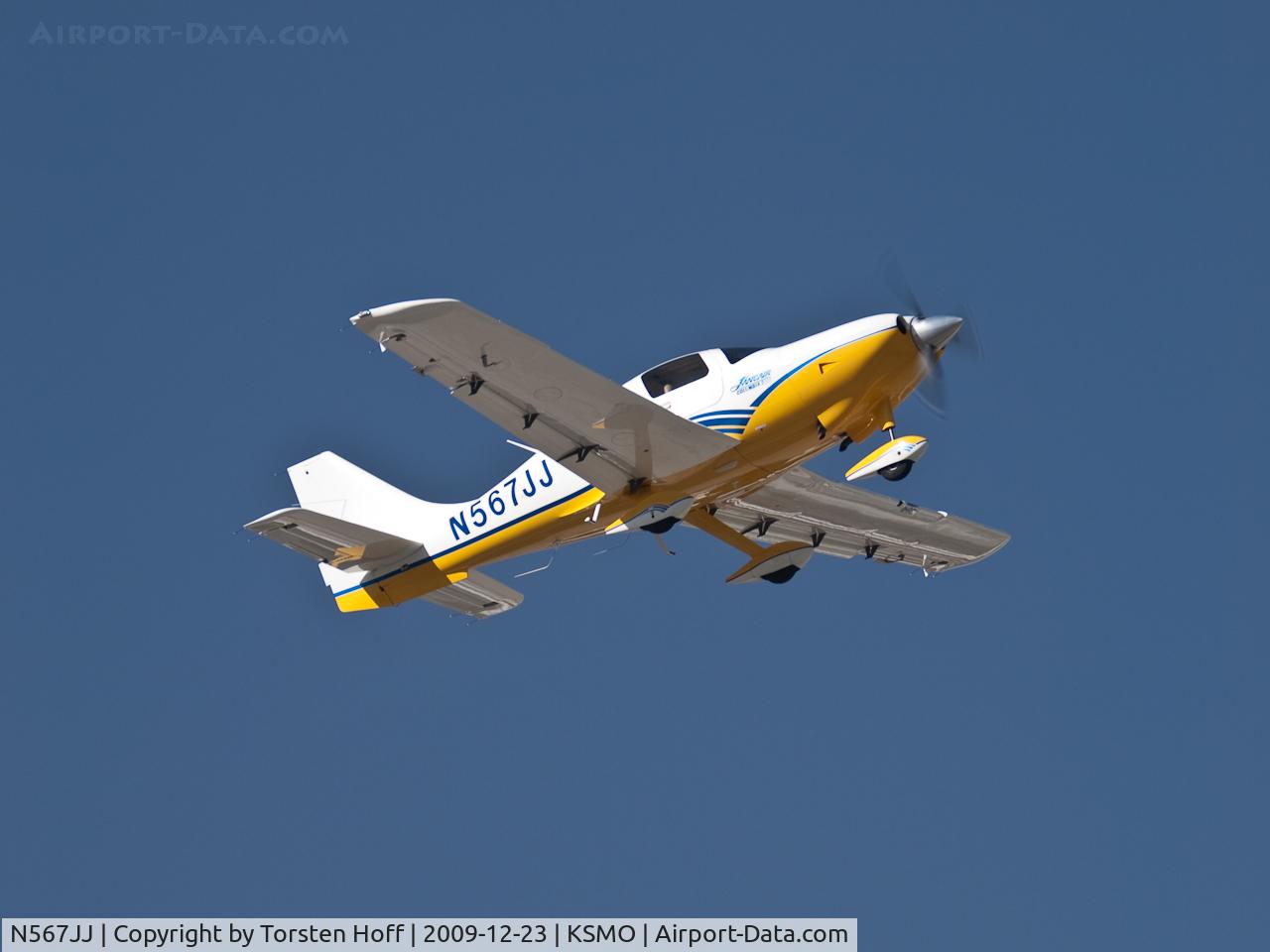 N567JJ, 2005 Lancair LC41-550FG C/N 41077, N567JJ departing from RWY 03