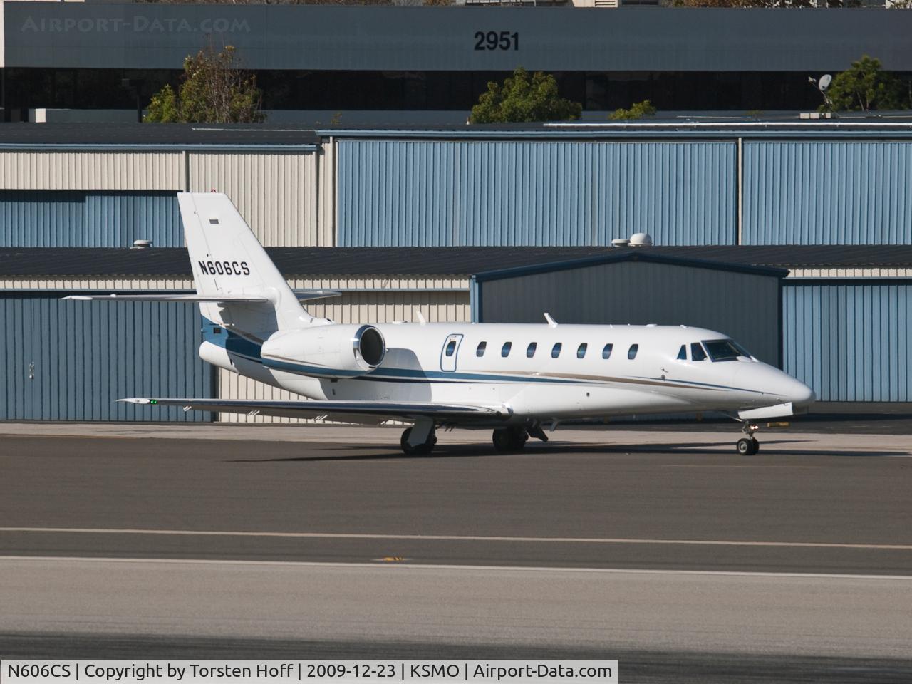 N606CS, 2006 Cessna 680 Citation Soveregin C/N 680-0061, N606CS taxiing