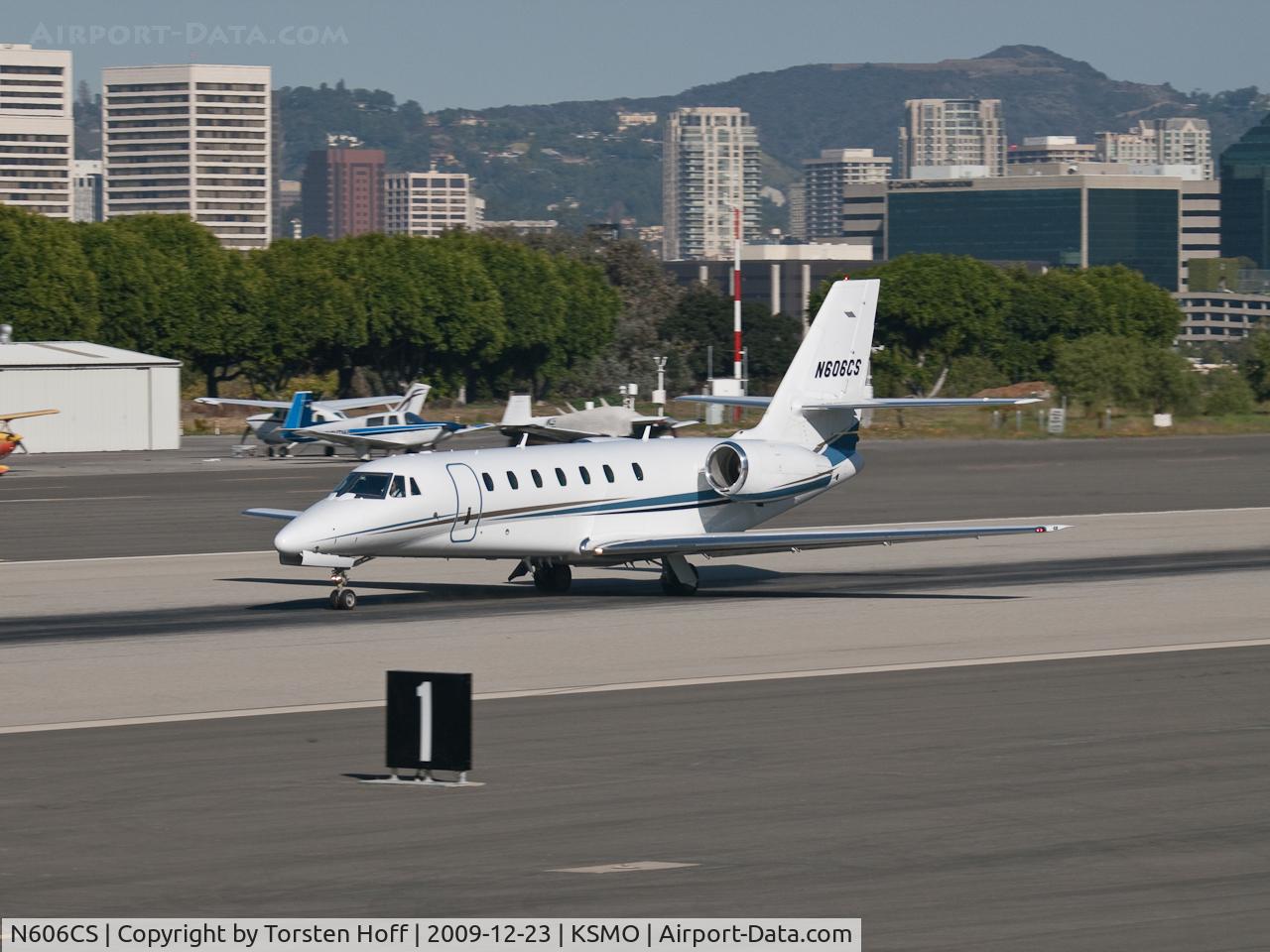 N606CS, 2006 Cessna 680 Citation Soveregin C/N 680-0061, N606CS departing from RWY 21