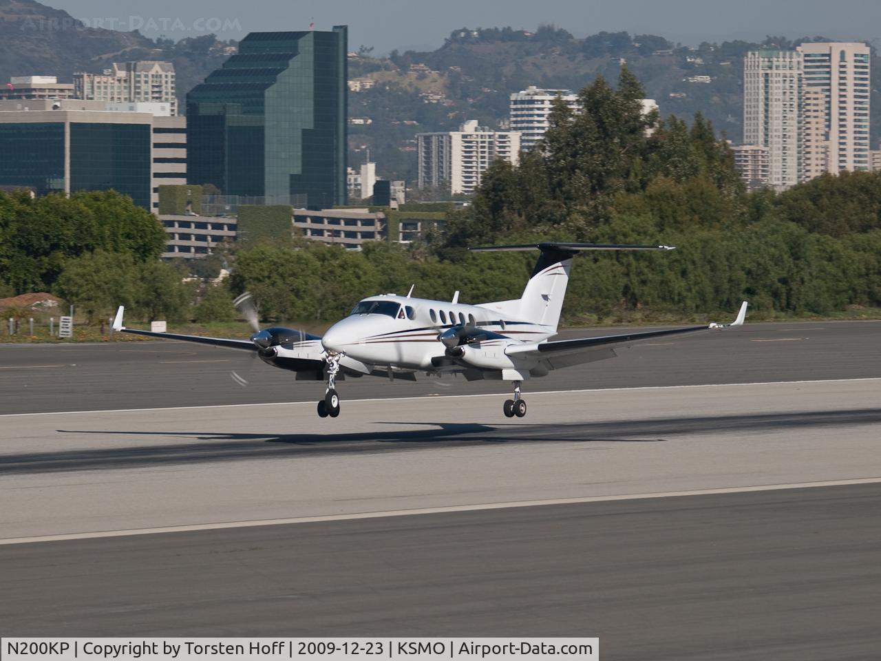 N200KP, 1985 Beech B200 King Air C/N BB1215, N200KP arriving on RWY 21