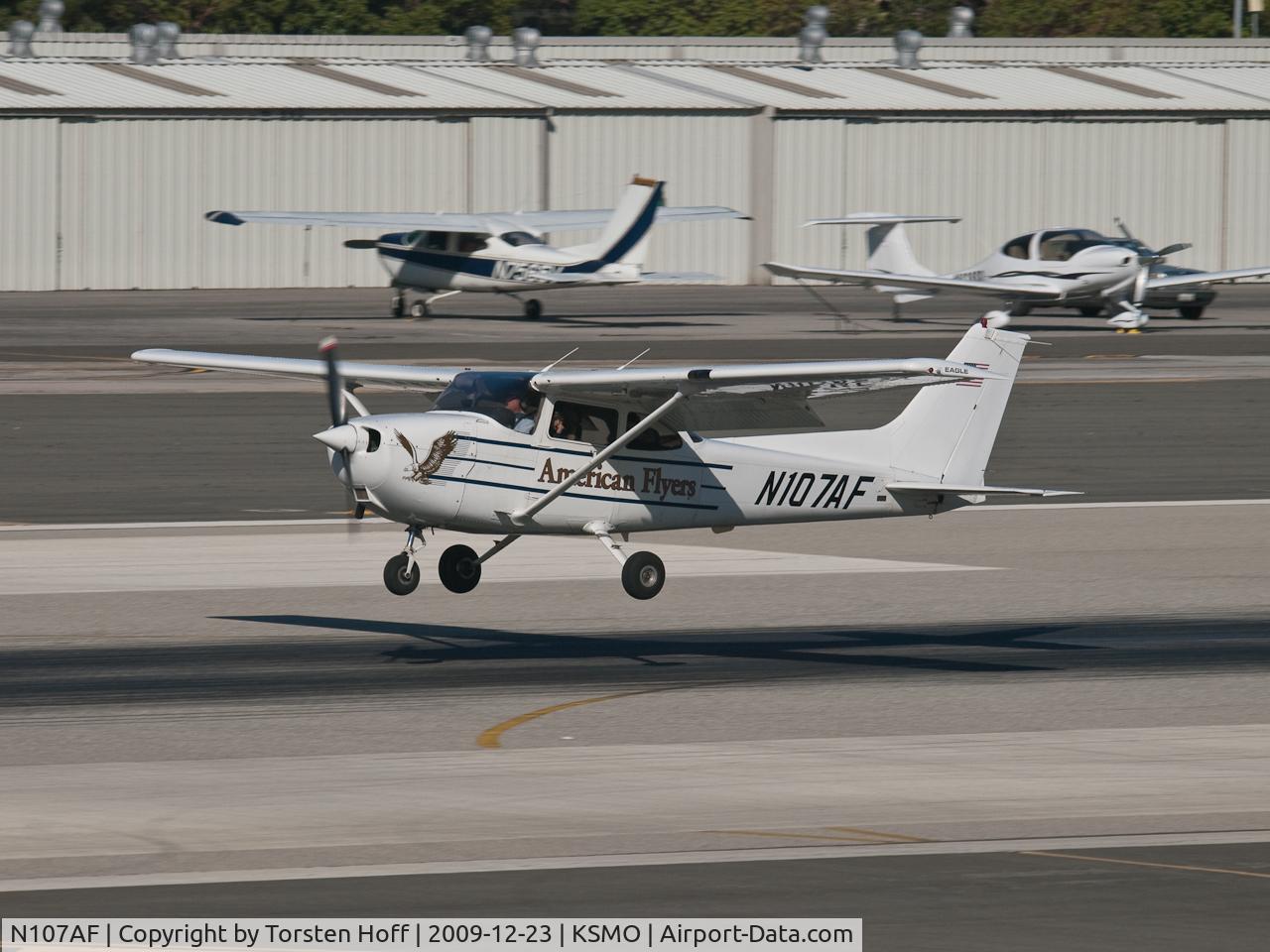 N107AF, 2001 Cessna 172R C/N 17281056, N107AF arriving on RWY 21