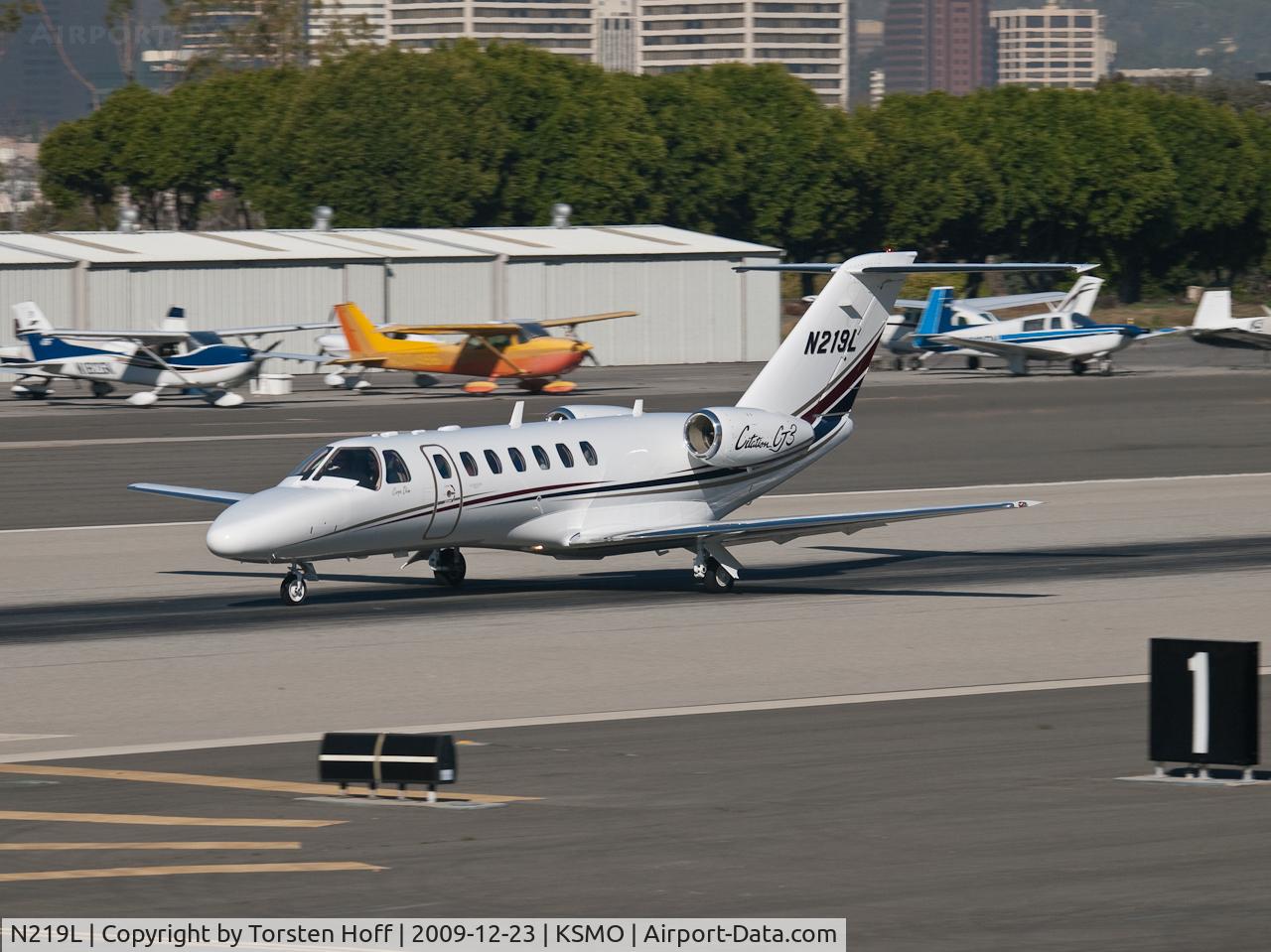 N219L, 2006 Cessna 525B CitationJet CJ3 C/N 525B-0091, N219L departing from RWY 21