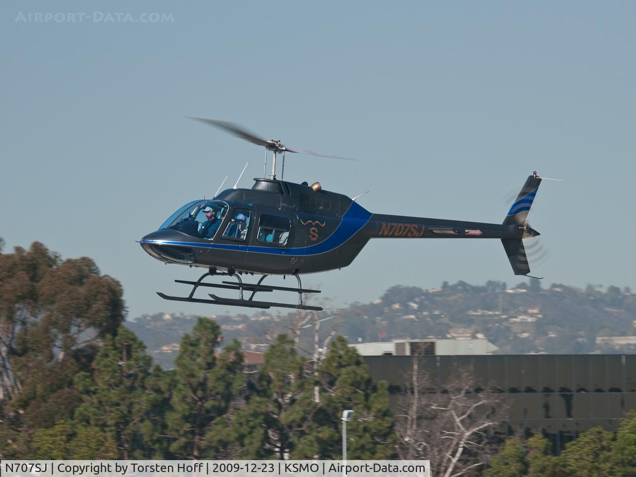 N707SJ, 1981 Bell 206B C/N 3561, N707SJ arriving on RWY 21