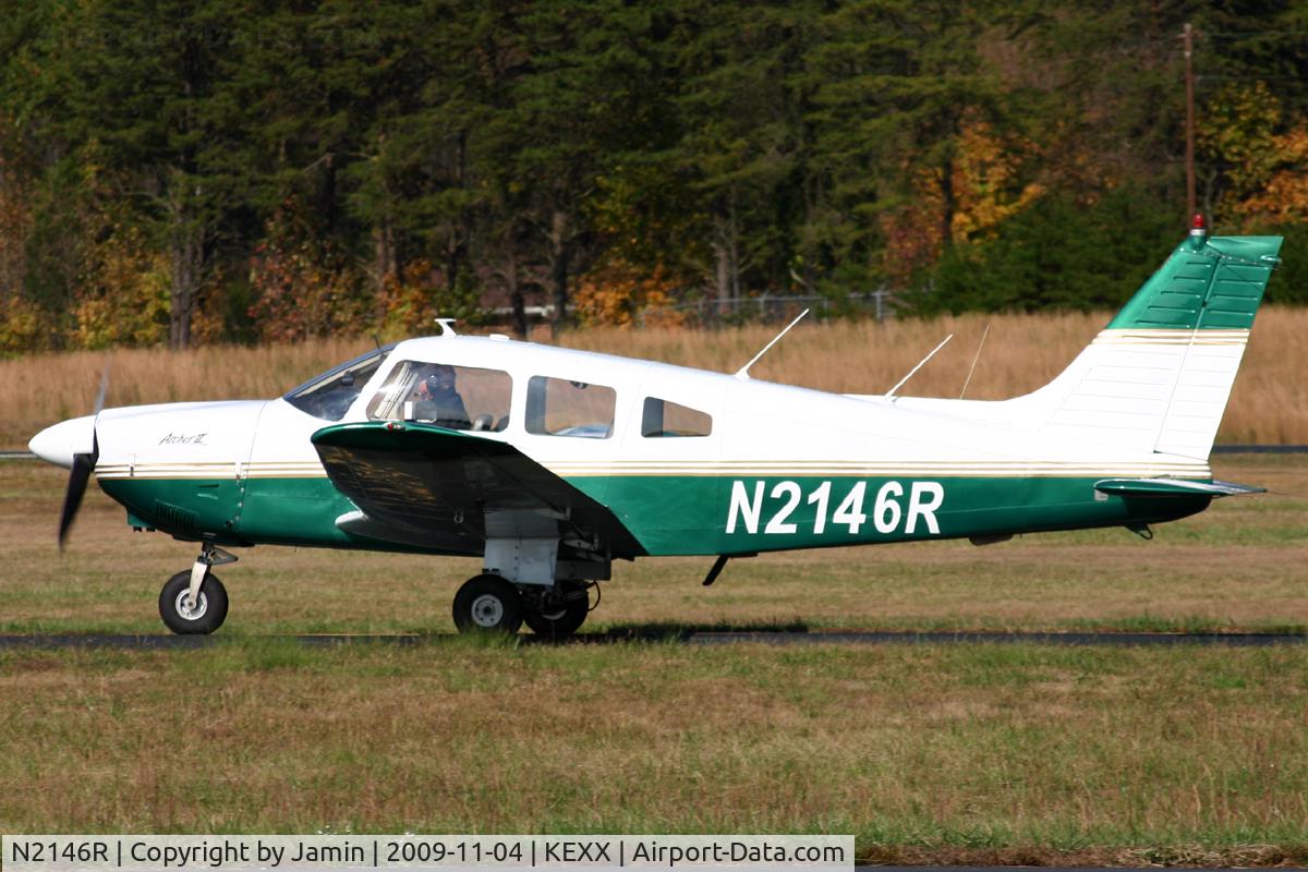 N2146R, 1979 Piper PA-28-181 C/N 28-7990303, Taxiing for departure at Davidson County.