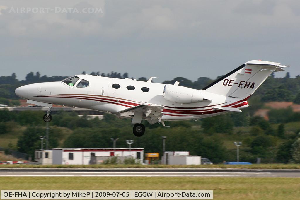 OE-FHA, 2008 Cessna 510 Citation Mustang Citation Mustang C/N 510-0081, Climbing away from Runway 26.