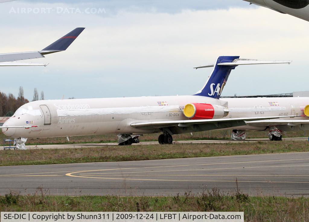 SE-DIC, McDonnell Douglas MD-87 (DC-9-87) C/N 49607, Stored