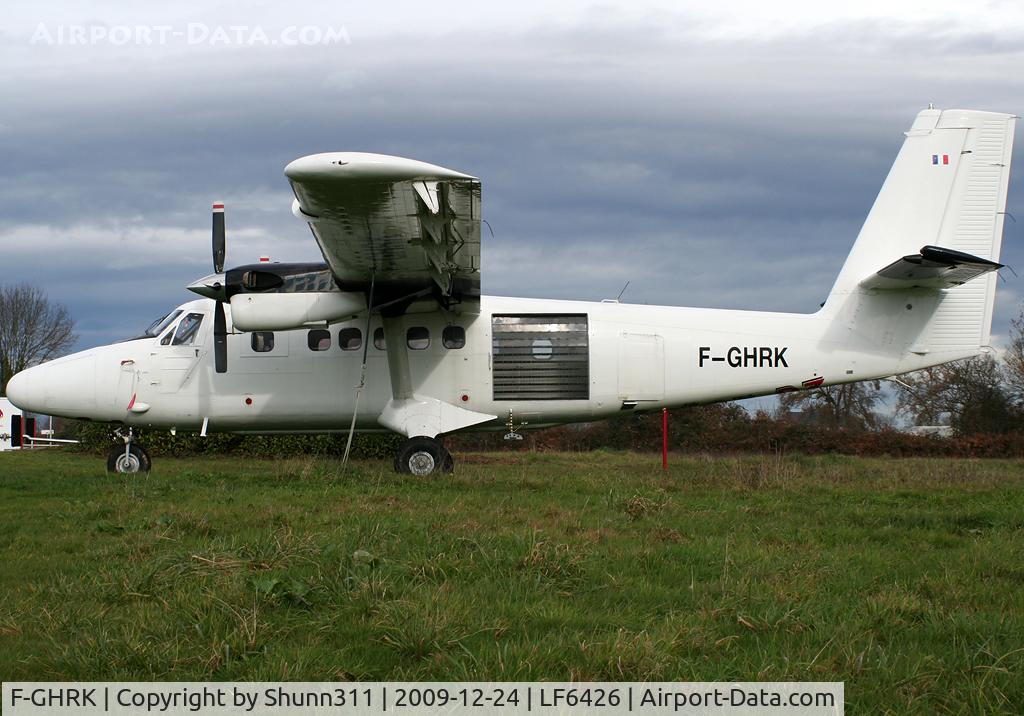 F-GHRK, 1968 De Havilland Canada DHC-6-200 Twin Otter C/N 144, Waiting a new flight...