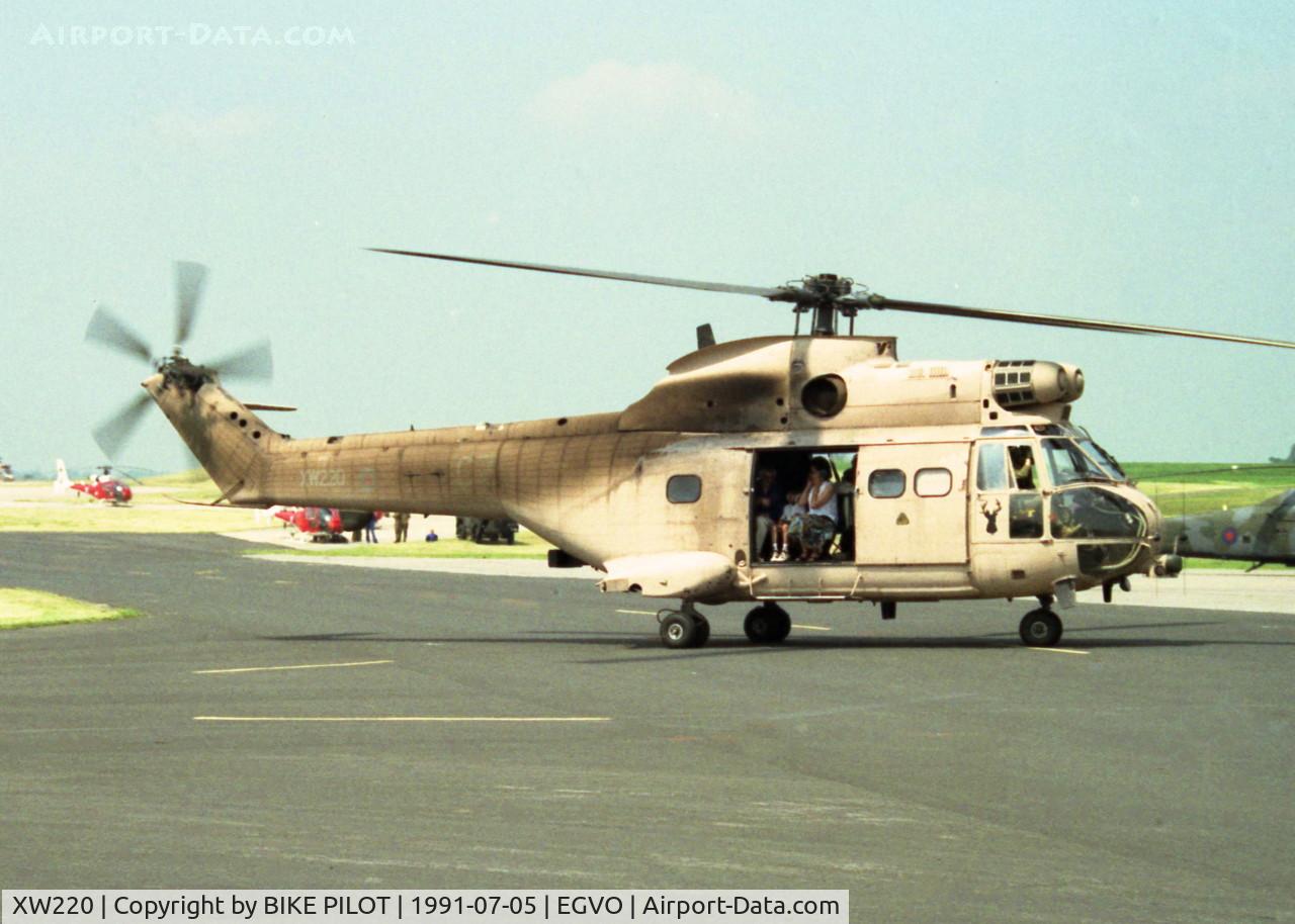 XW220, 1971 Westland Puma HC.1 C/N 1148, 33 SQN. RAF FAMILIES DAY