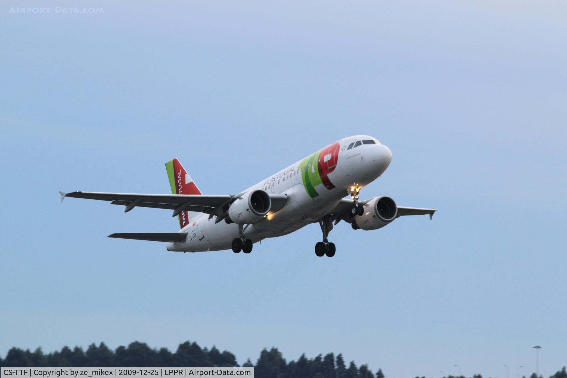 CS-TTF, 1998 Airbus A319-111 C/N 837, Taking off to Palma de Maiorca