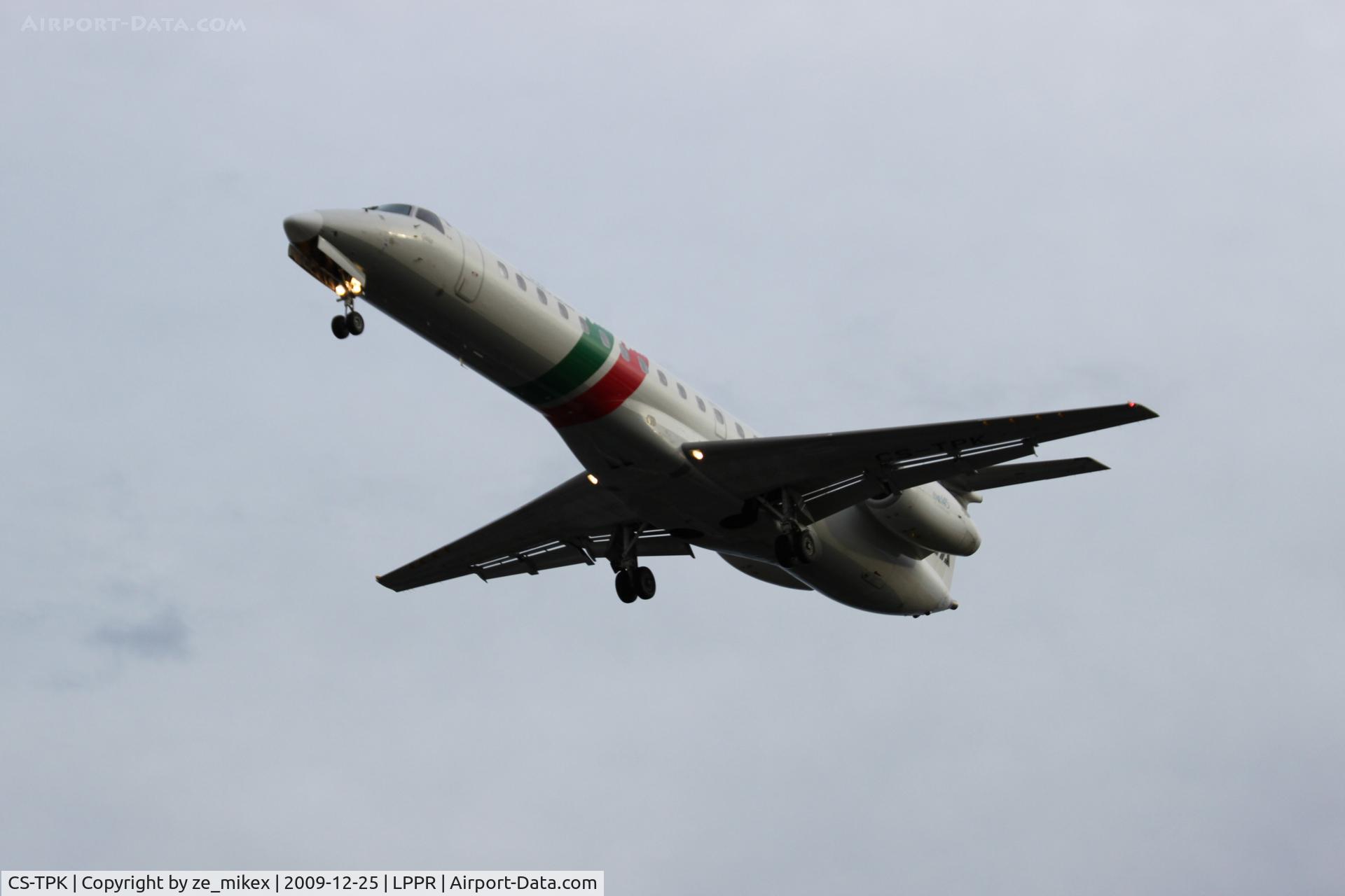 CS-TPK, 1998 Embraer EMB-145EP (ERJ-145EP) C/N 145041, Landing , runway 35 Porto airport Portugal