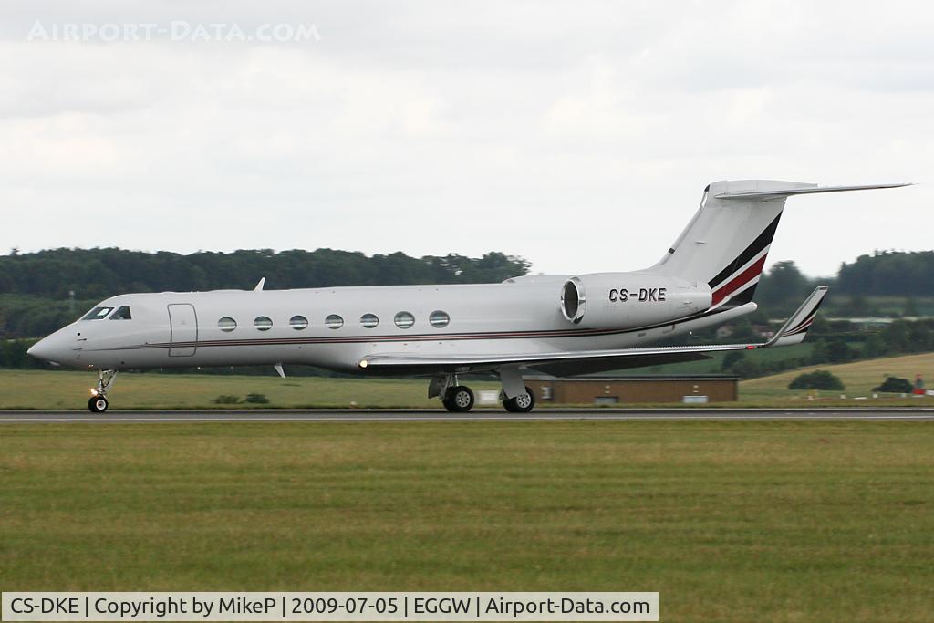 CS-DKE, 2005 Gulfstream Aerospace GV-SP (G550) C/N 5094, Rolling down Runway 26.