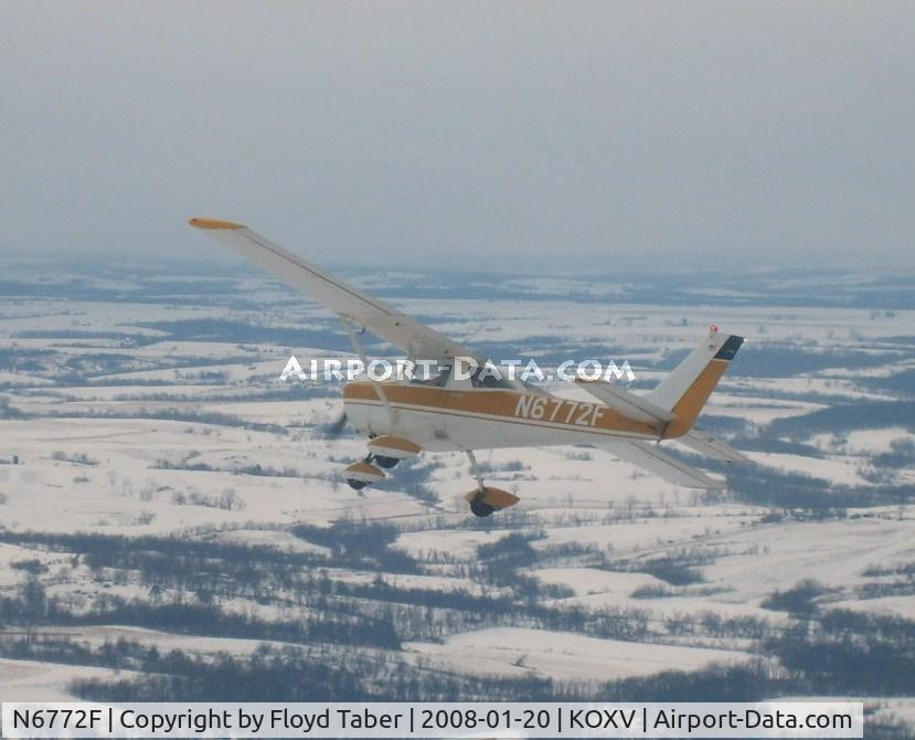 N6772F, 1966 Cessna 150F C/N 15063372, Right Turn