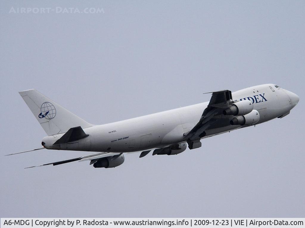 A6-MDG, 1991 Boeing 747-228F C/N 25266, One of the last 747-200 built - note that there are only two windows on the right side of the upper Deck!