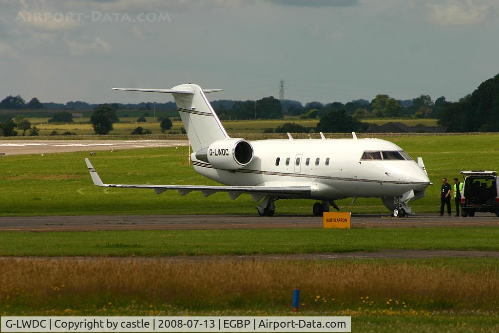G-LWDC, 1984 Canadair Challenger 601 (CL-600-2A12) C/N 3031, seen @ Kemble