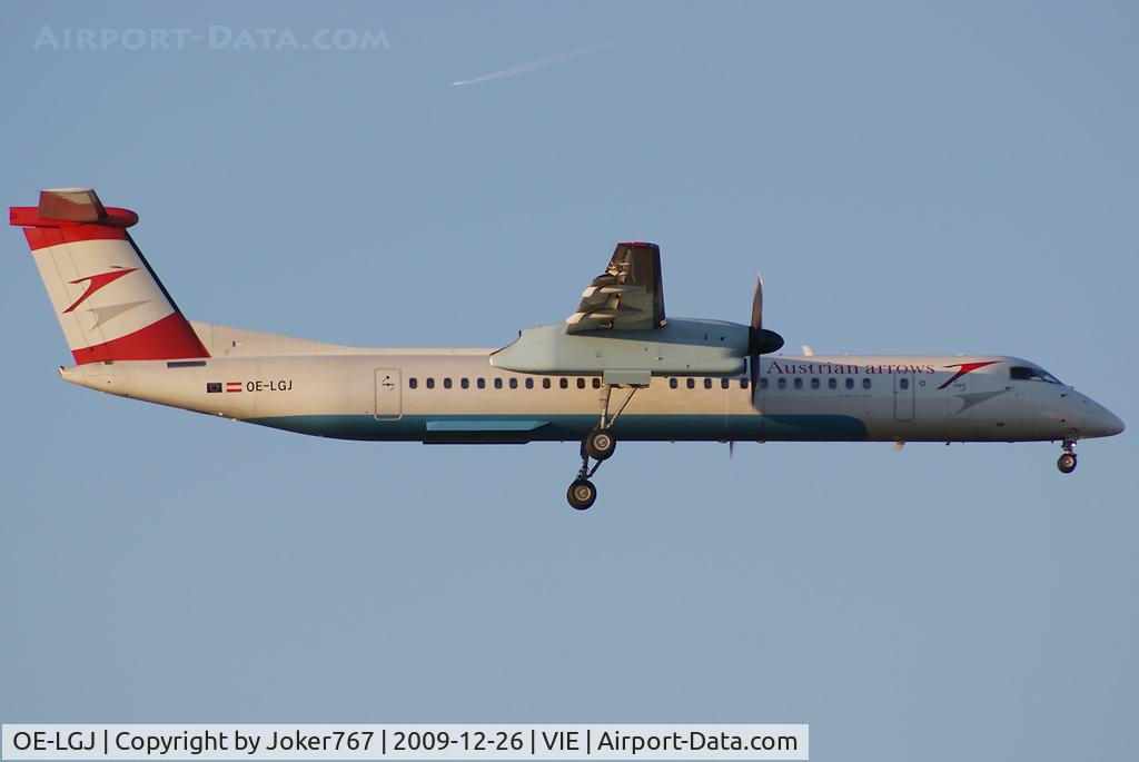 OE-LGJ, 2005 De Havilland Canada DHC-8-402Q Dash 8 C/N 4104, Austrian arrows De Havilland Canada DHC-8-401