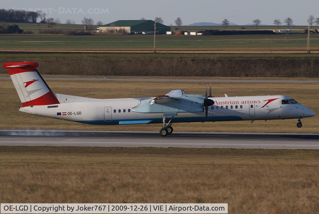 OE-LGD, 2000 De Havilland Canada DHC-8-402Q Dash 8 C/N 4027, Austrian arrows De Havilland Canada DHC-8-314Q