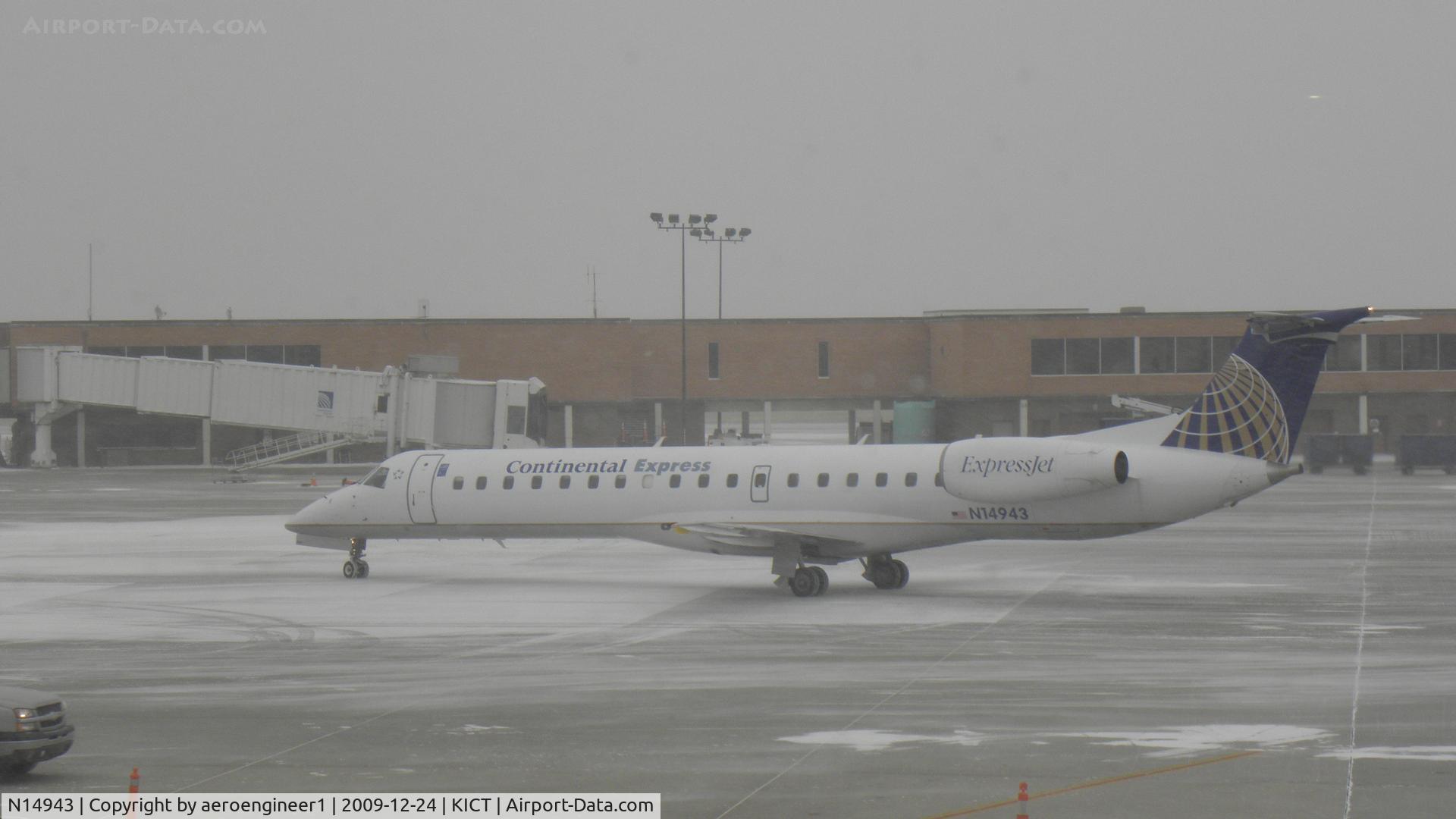 N14943, 1998 Embraer EMB-145EP (ERJ-145EP) C/N 145040, Delayed arrival of CO2799 from IAH to ICT on Christmas Eve...due to weather