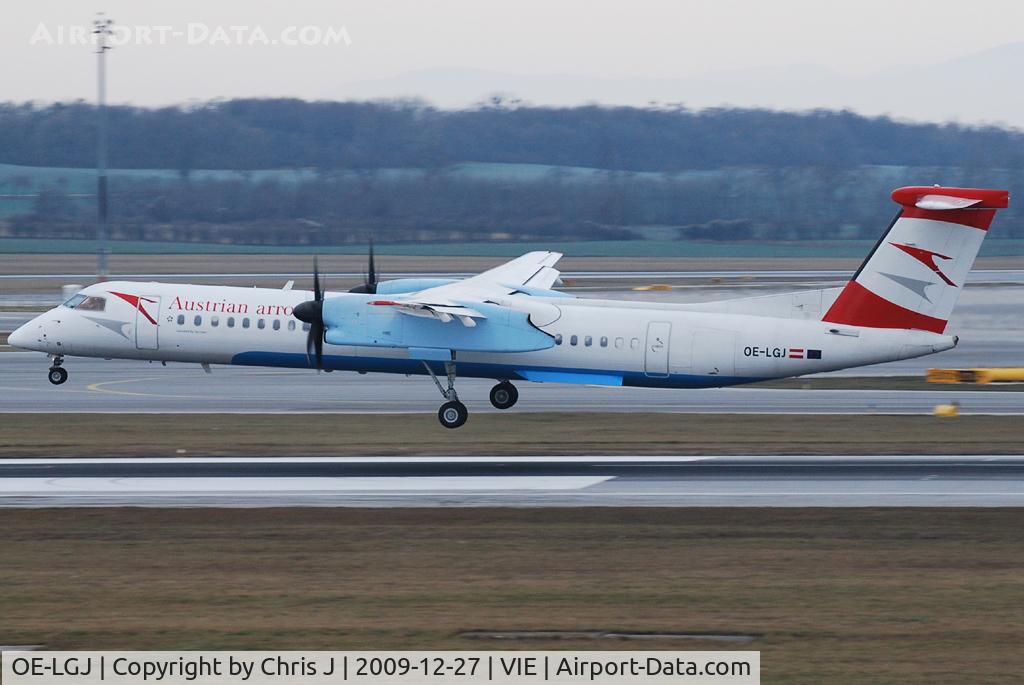 OE-LGJ, 2005 De Havilland Canada DHC-8-402Q Dash 8 C/N 4104, Austrian arrows DHC-8-402