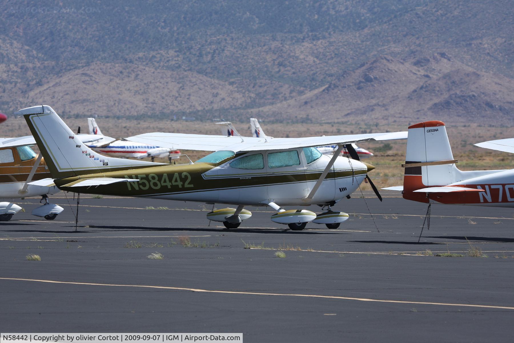 N58442, 1973 Cessna 182P Skylane C/N 18262066, Kingman airport, AZ