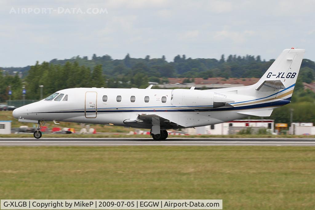G-XLGB, 2002 Cessna 560XL Citation Excel C/N 560-5259, Rolling down Runway 26.