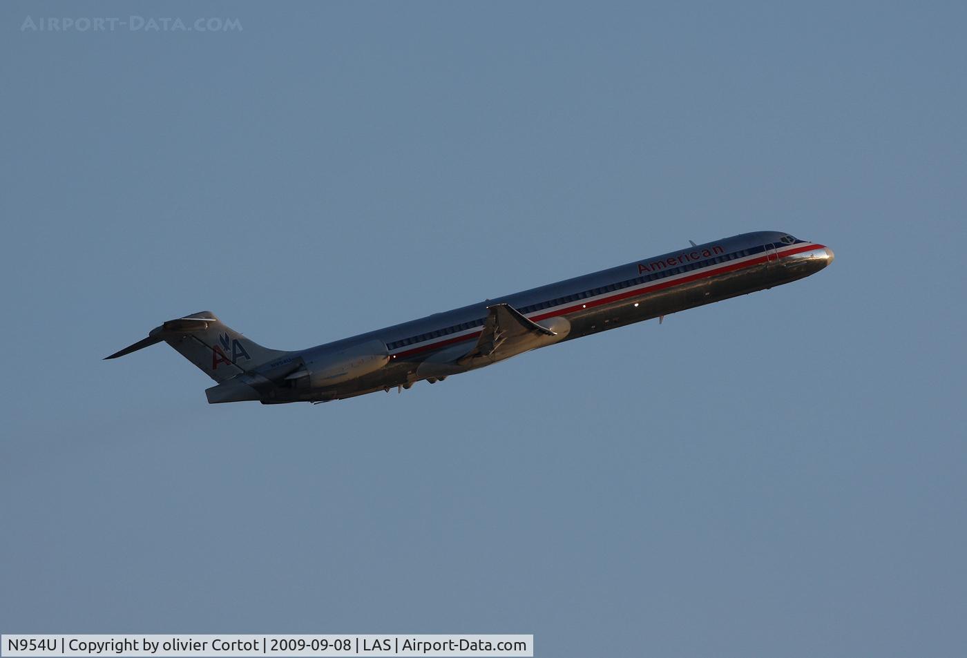 N954U, 1987 McDonnell Douglas MD-82 (DC-9-82) C/N 49426, taking off from Las Vegas