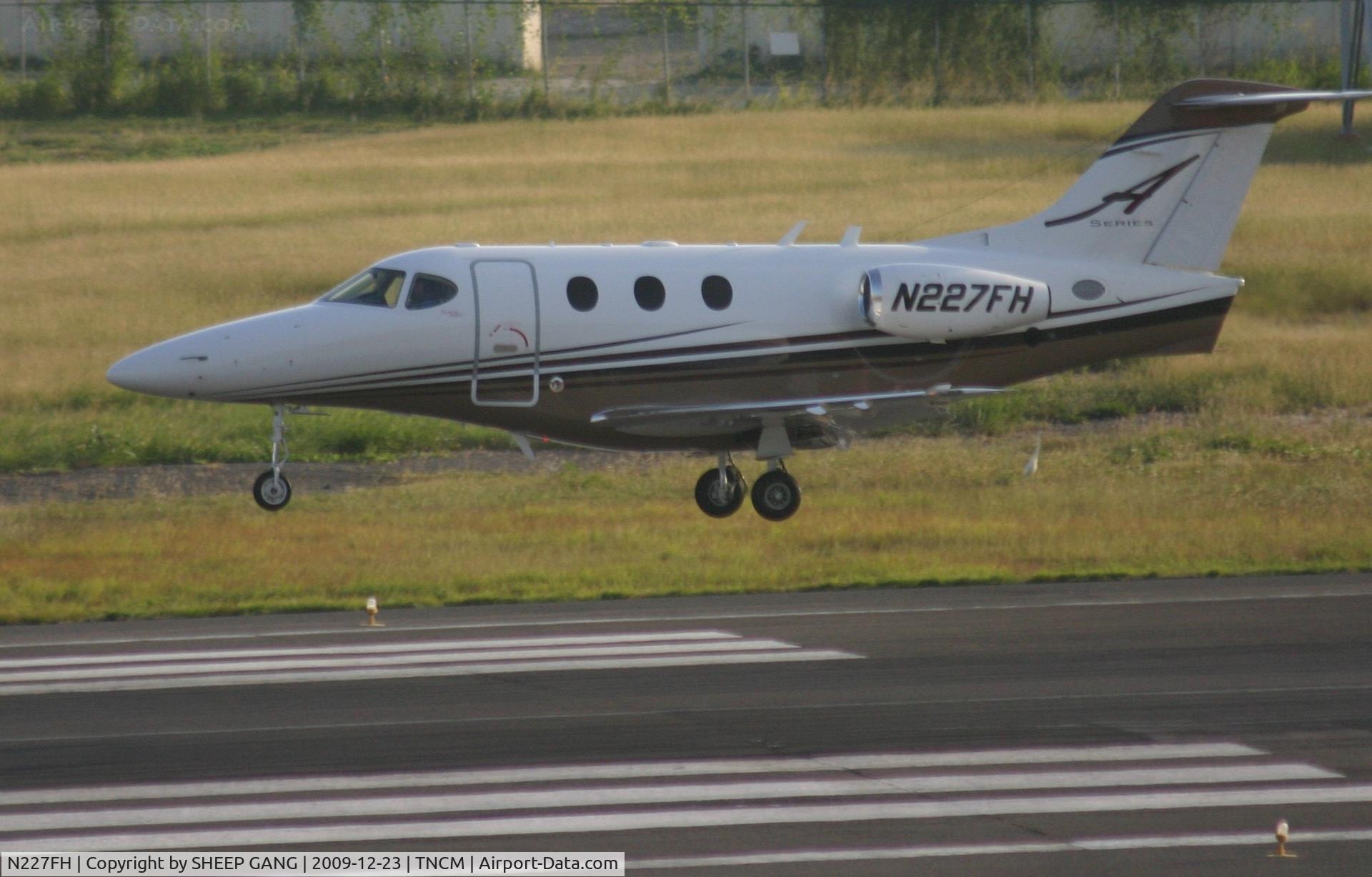 N227FH, 2005 Raytheon 390 Premier 1 C/N RB-102, N227FH landing at TNCM