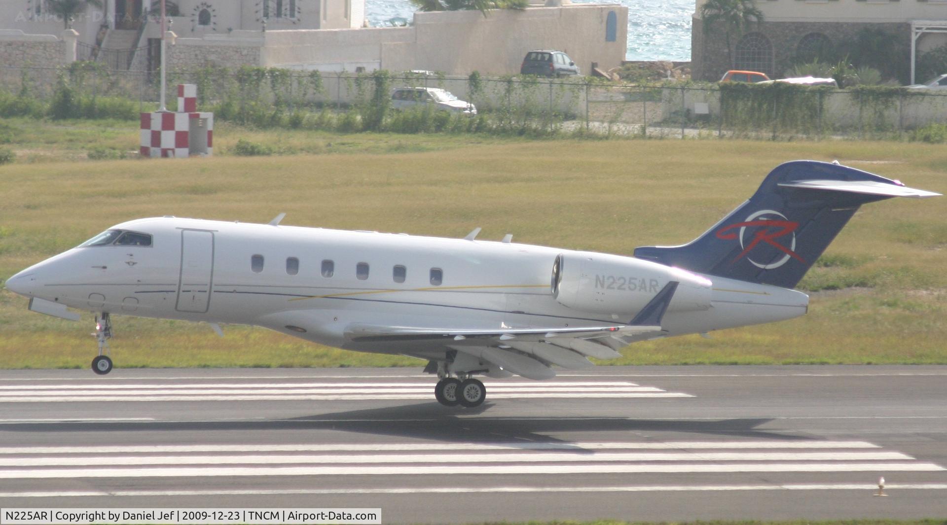 N225AR, 2007 Bombardier Challenger 300 (BD-100-1A10) C/N 20166, N225AR landing at TNCM