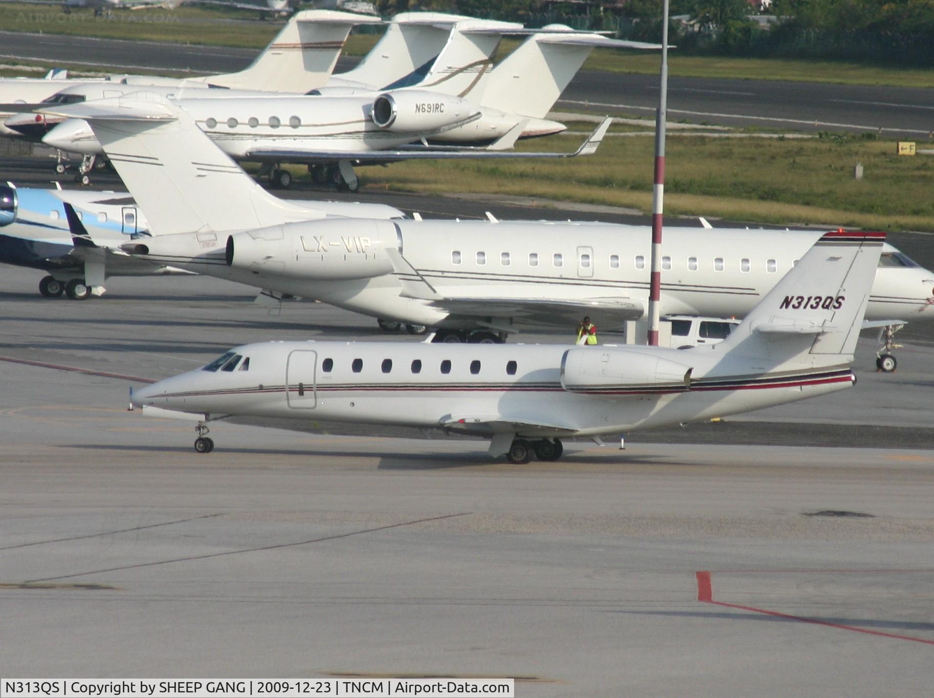 N313QS, 2007 Cessna 680 Citation Sovereign C/N 680-0140, N313QS taxing on the ramp to parking
