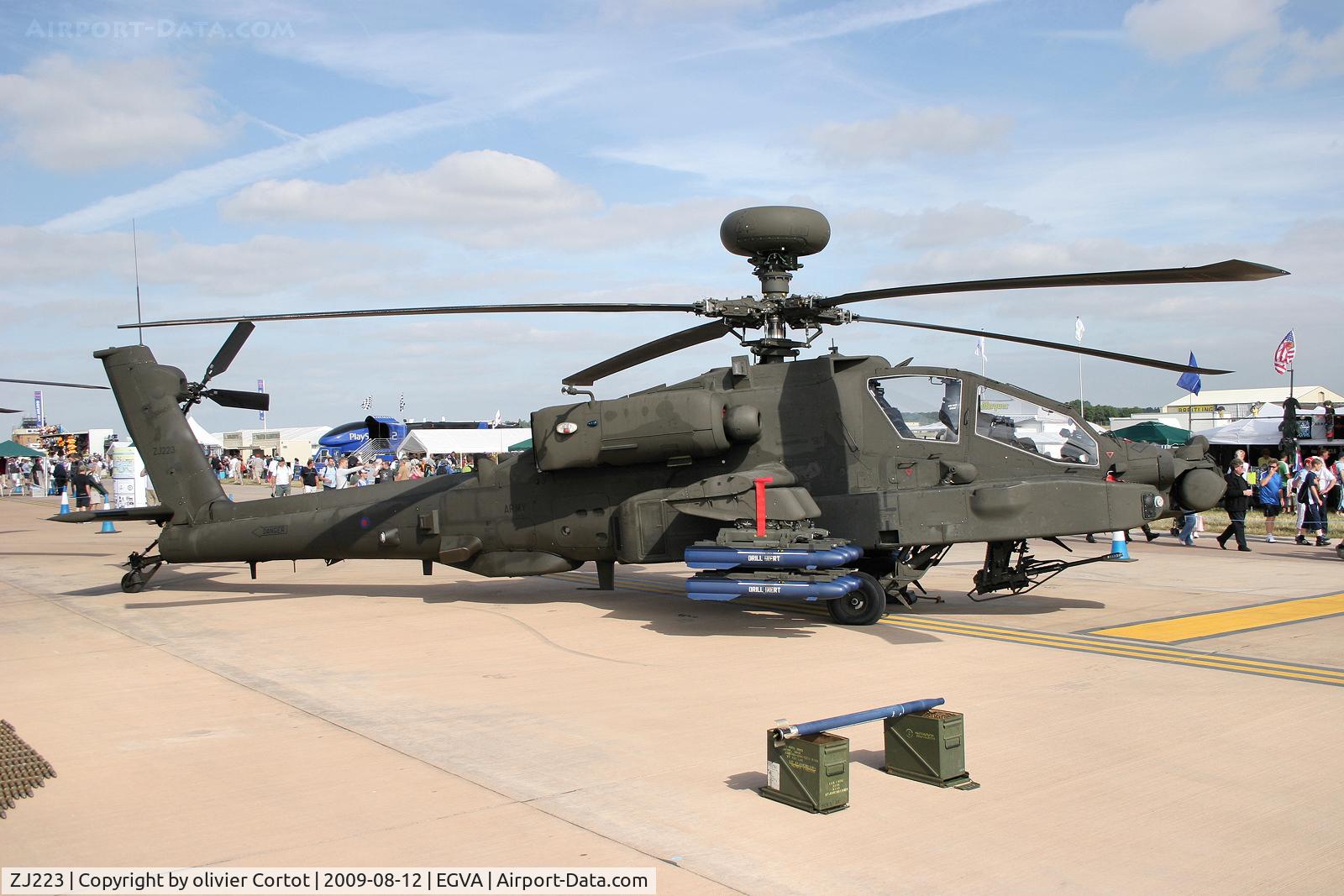 ZJ223, Westland Apache AH.1 C/N DU057/WAH057, On display at the RIAT 2005