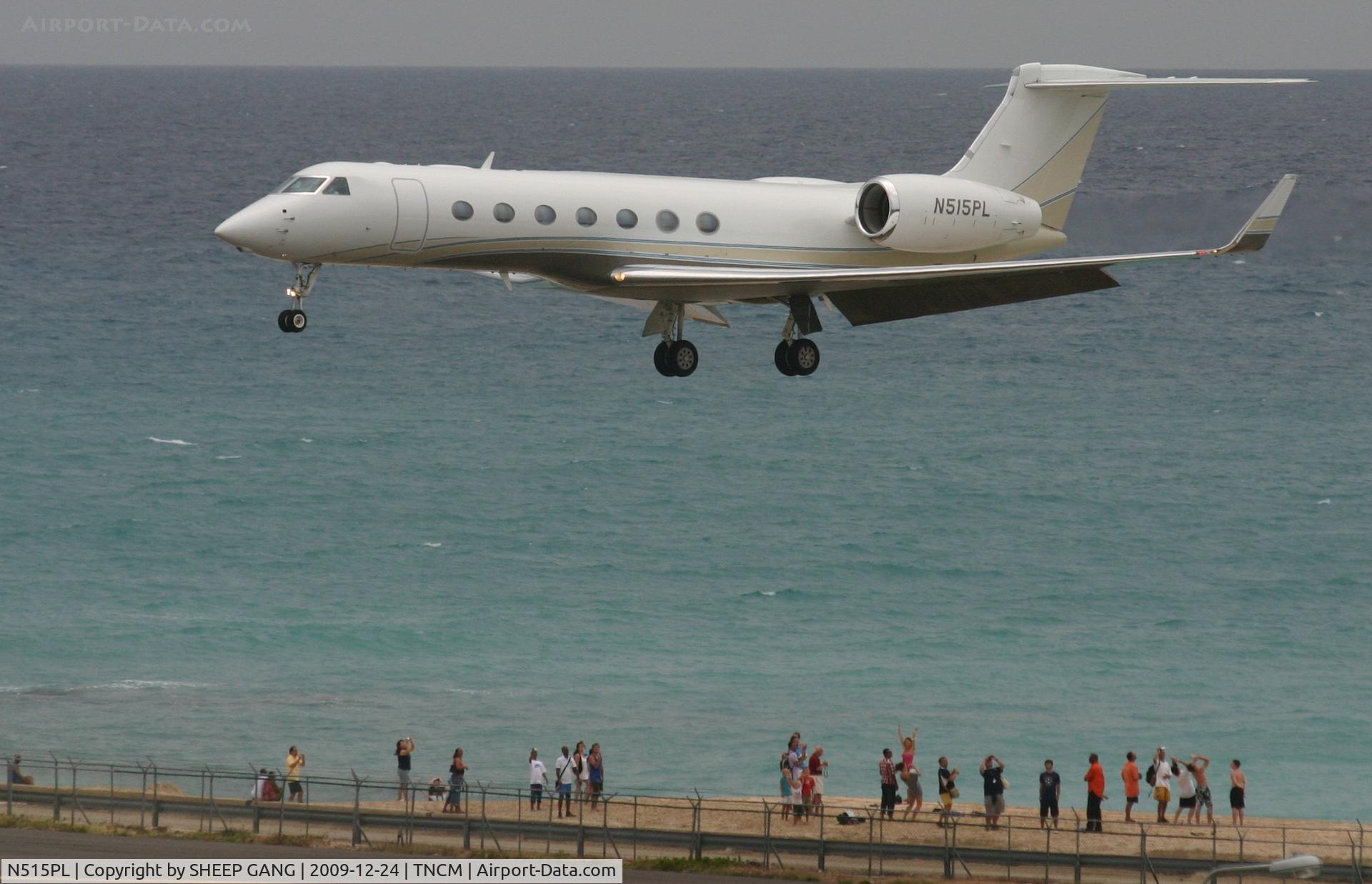 N515PL, 2007 Gulfstream Aerospace GV-SP (G500) C/N 5144, N515PL just over the tresh hold at Maho beach