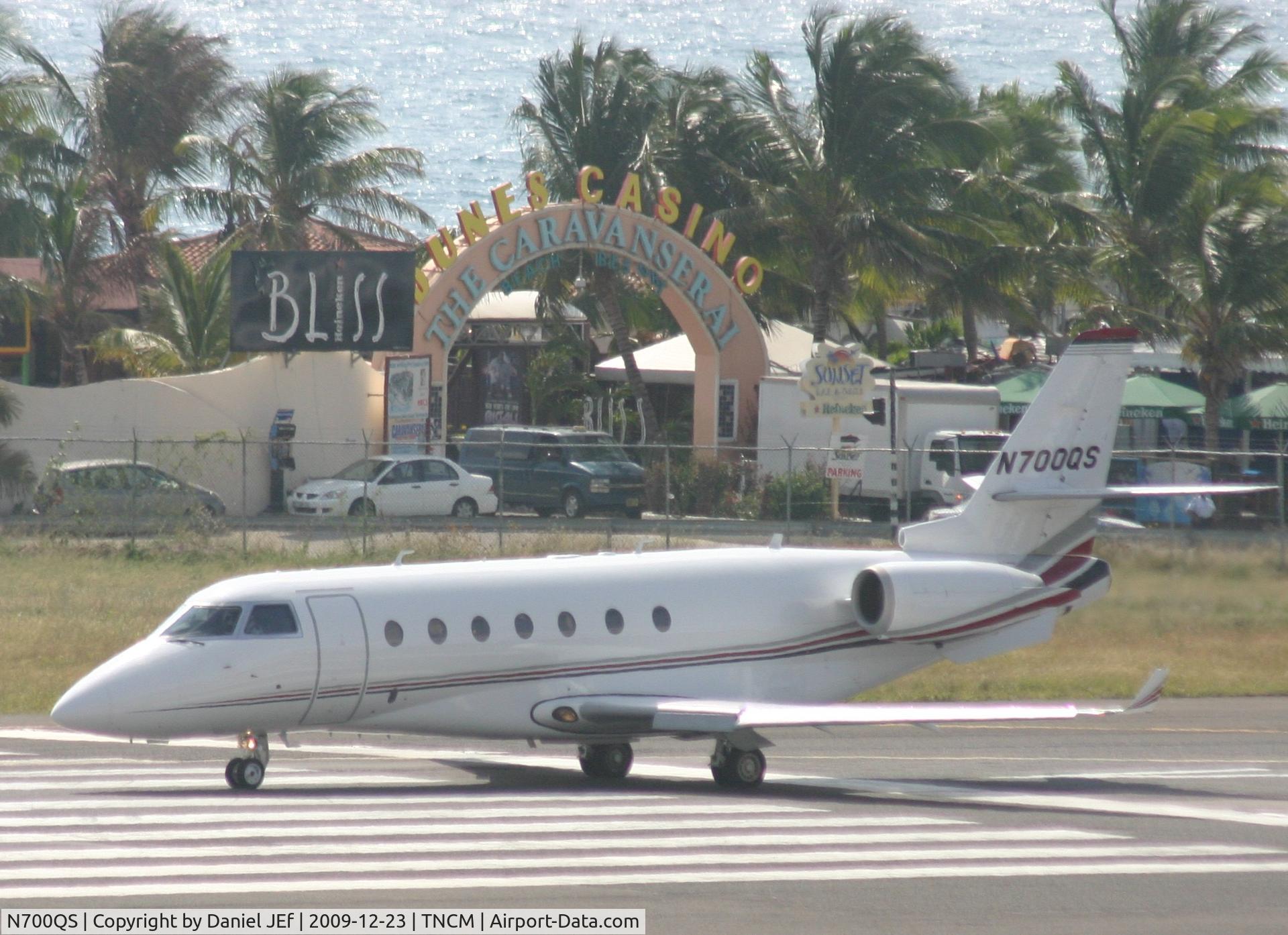 N700QS, 2001 Israel Aircraft Industries IAI-1126 Galaxy C/N 052, N700QS at the tresh hold spolling up for take off