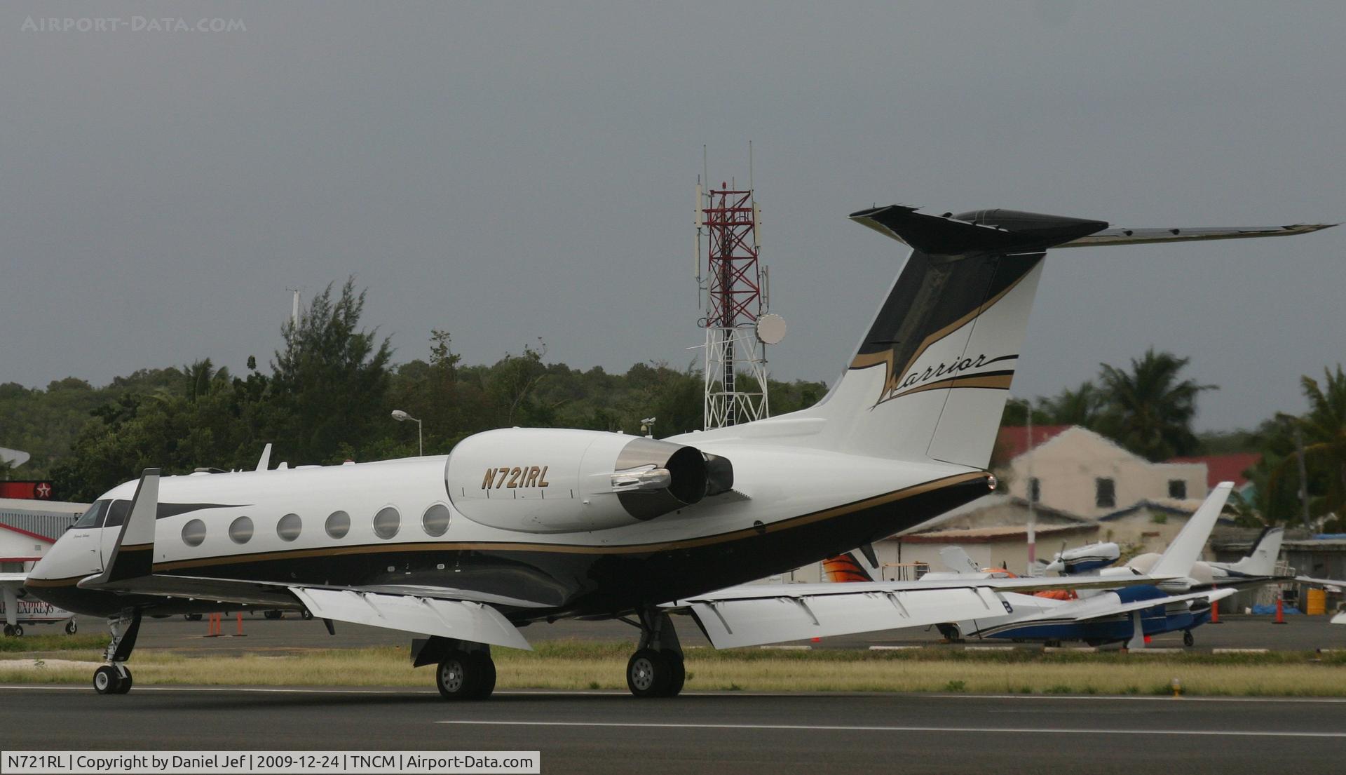 N721RL, 1999 Gulfstream Aerospace G-IV C/N 1394, N721RL back tracking runway 10 just after landing