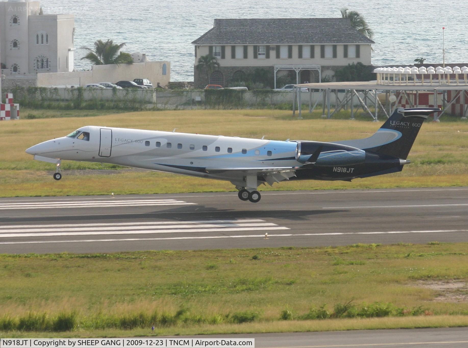 N918JT, 2008 Embraer EMB-135BJ Legacy 600 C/N 14501032, In the glide slope for the N918JT
