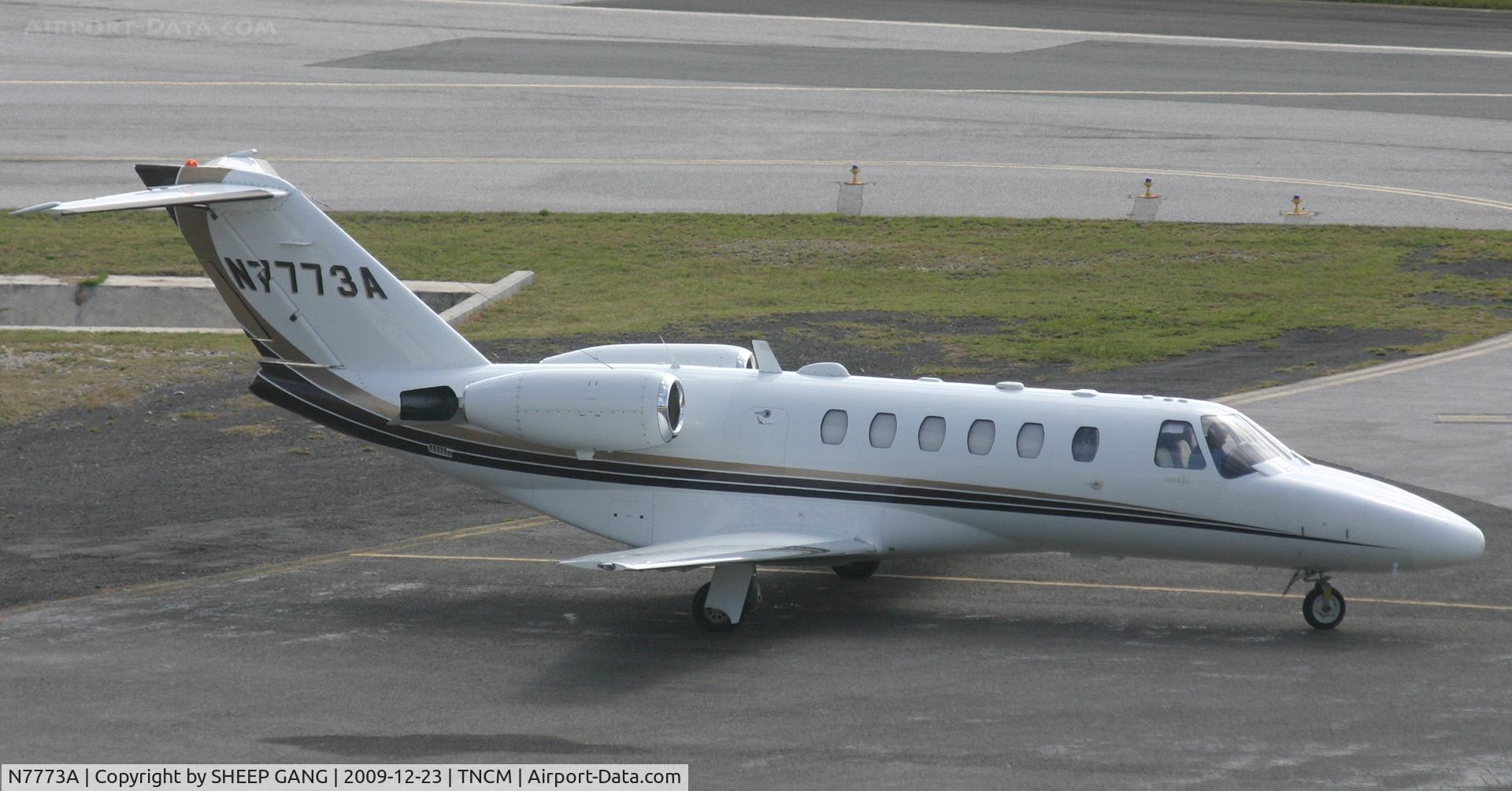 N7773A, 2000 Cessna 525A CitationJet CJ2 C/N 525A-0004, N7773A park at the cargo ramp