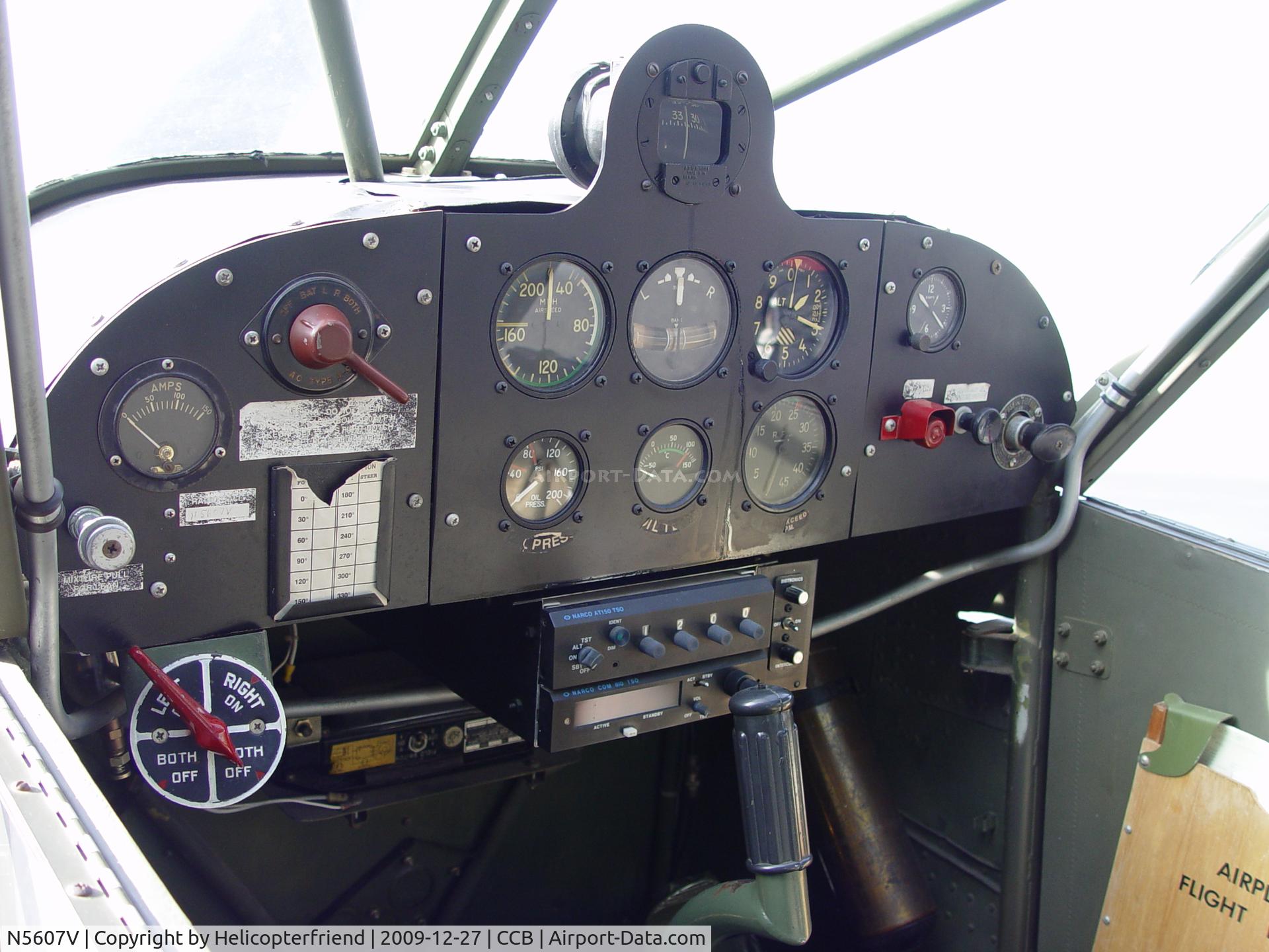 N5607V, 1944 Stinson L-5B Sentinel C/N 2946, Cockpit area
