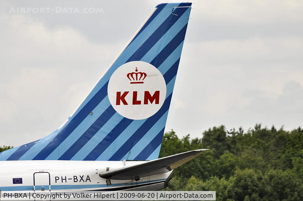 PH-BXA, 1998 Boeing 737-8K2 C/N 29131, at EBVK