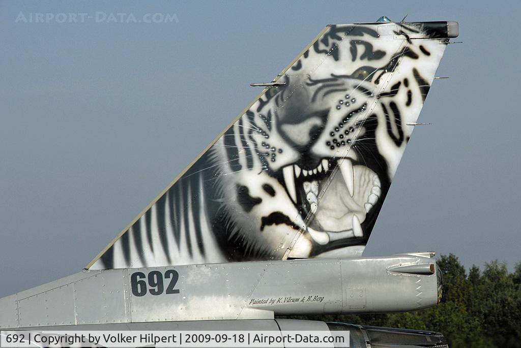 692, 1980 General Dynamics F-16BM Fighting Falcon C/N 6L-11, Tiger Meet