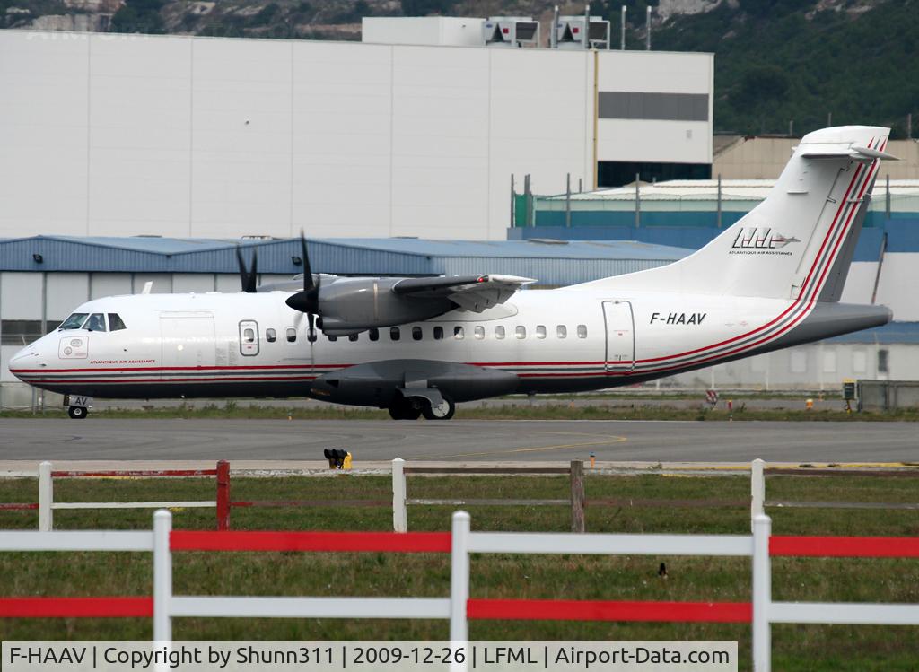 F-HAAV, 1986 ATR 42-320 C/N 019, Lining up rwy 31R for departure...