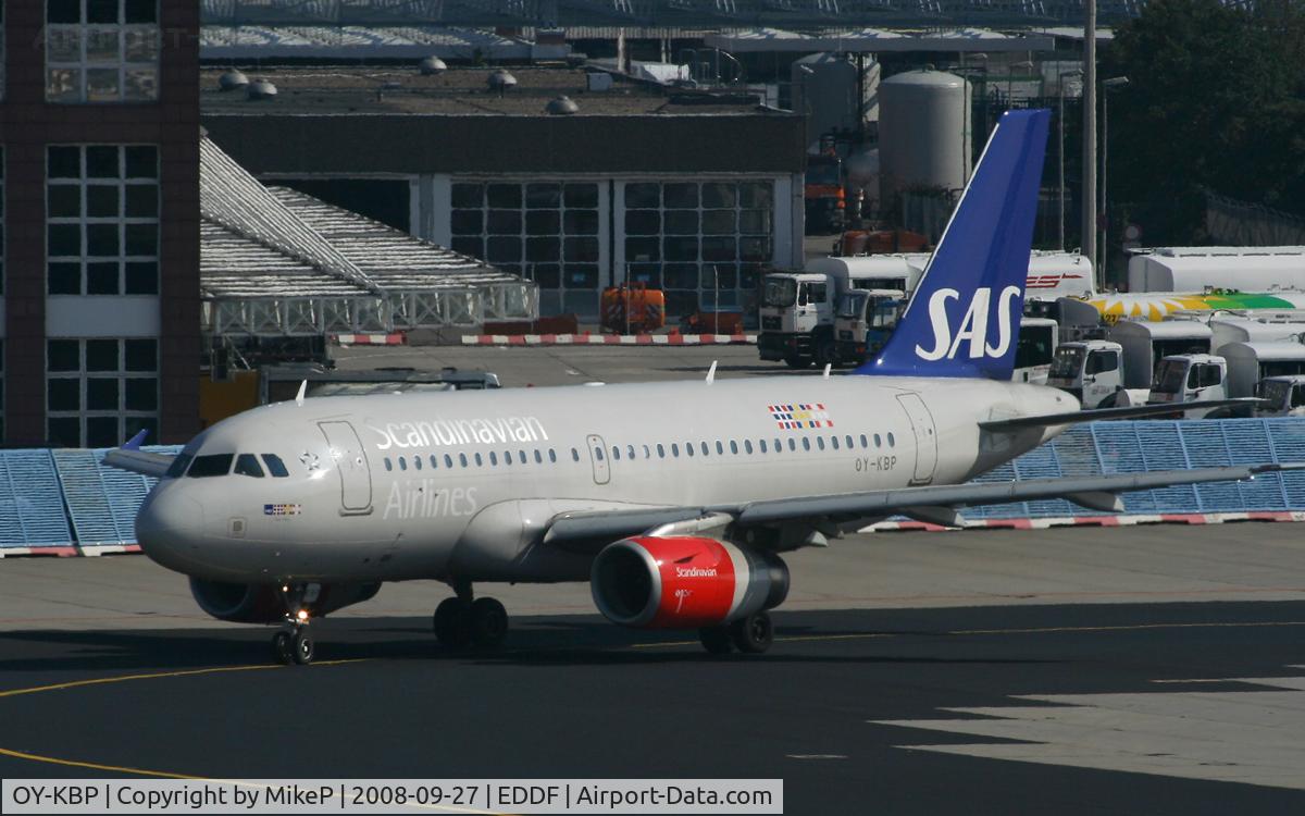 OY-KBP, 2006 Airbus A319-132 C/N 2888, Heading to gate at T2.