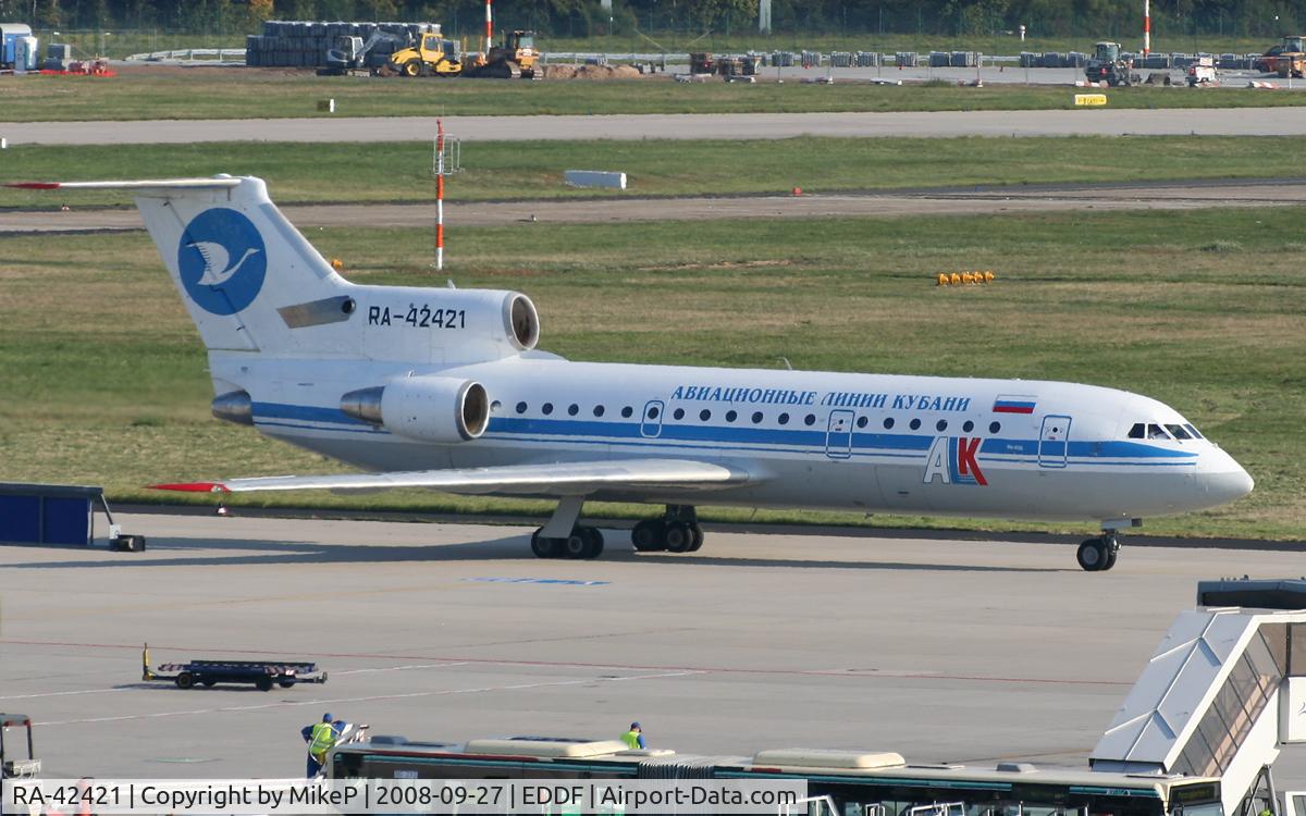 RA-42421, Yakovlev Yak-42D C/N 4520422303017, Taxiing to the active for departure.