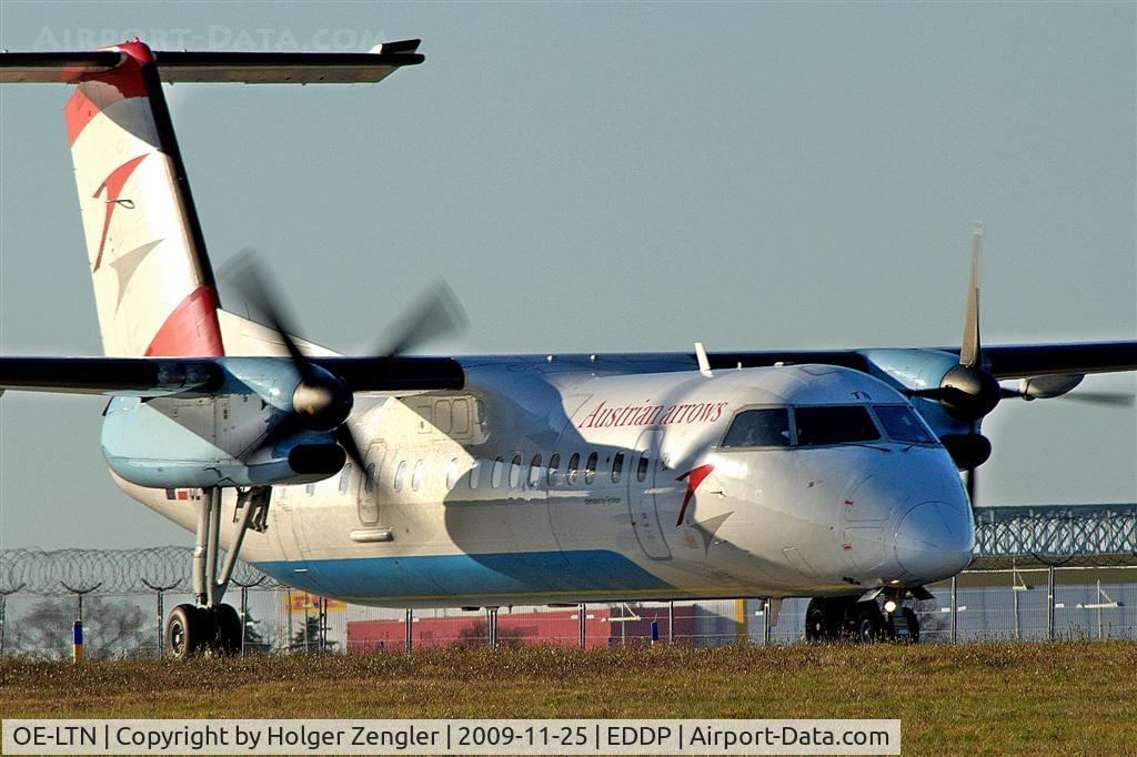 OE-LTN, 1998 De Havilland Canada DHC-8-314Q Dash 8 C/N 531, Taxiing slow and easy rwy 26R