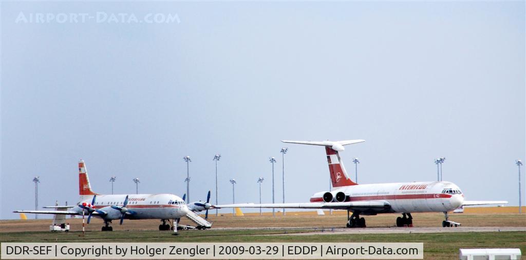 DDR-SEF, 1973 Ilyushin IL-62 C/N 31402, Dirty slim Beauty and her little muddy sister