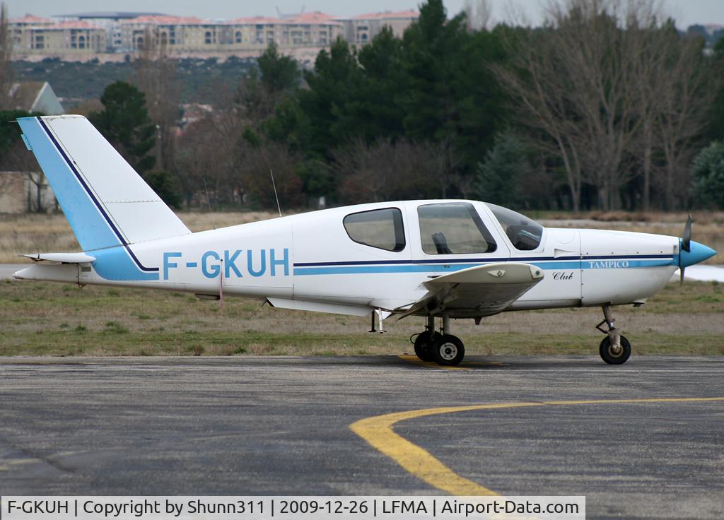 F-GKUH, Socata TB-9 Tampico C/N 1149, Parked at the airfield