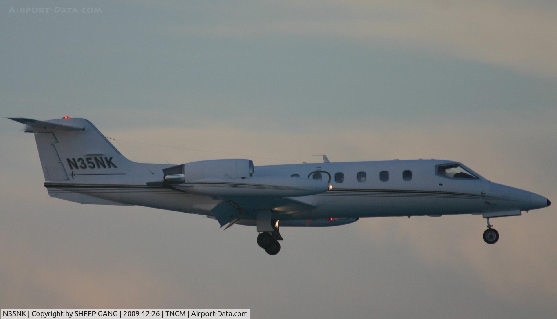 N35NK, 1982 Gates Learjet 35A C/N 491, N35NK just over the tresh hold for runway 10 TNCM